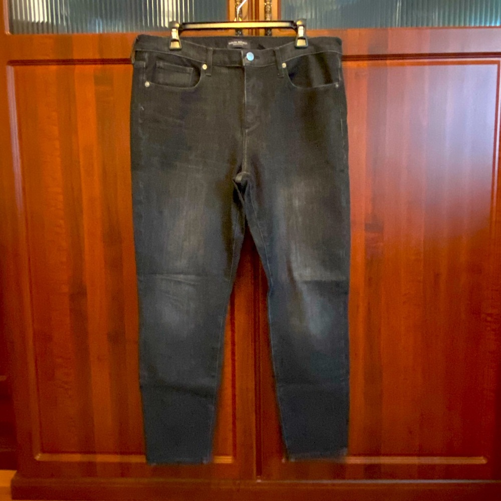 NWOT Banana Republic Black Skinny Jeans